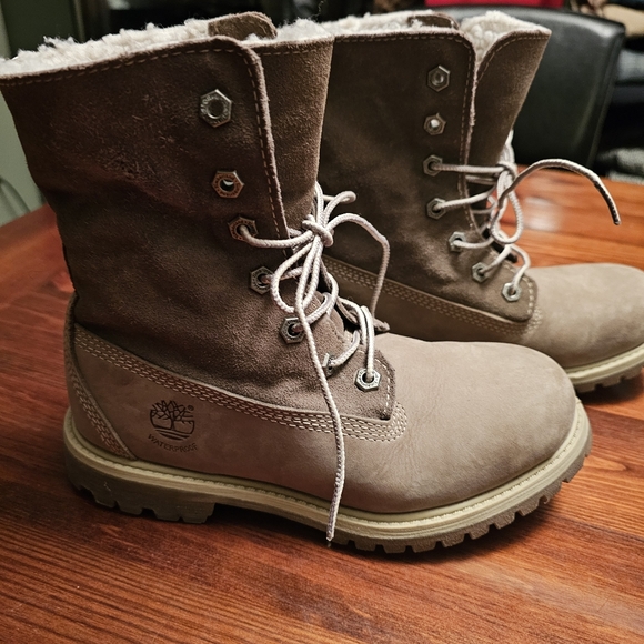 Timberland winter boots size 36. BNWOT  beige suede leather - Picture 2 of 7
